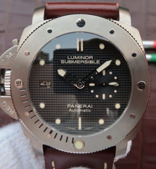 Replica Panerai JF Luminor Submersible PAM569 Titanium - Image 3