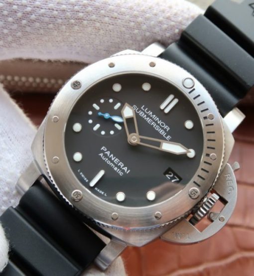 Replica Panerai XF Luminor Submersible PAM682 Rubber Strap P.9010 - Image 2