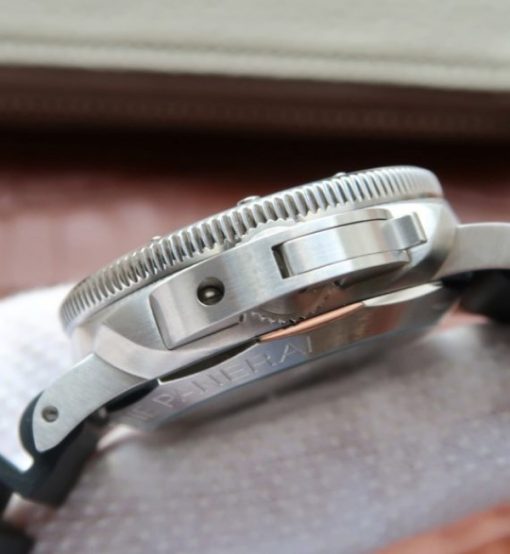 Replica Panerai XF Luminor Submersible PAM682 Rubber Strap P.9010 - Image 4