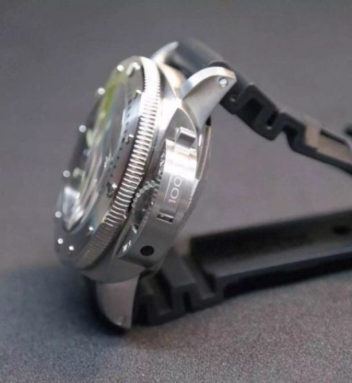 Replica Panerai Luminor Submersible PAM243 Black Dial Rubber Strap P.9010 - Image 2