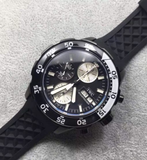 Replica IWC V6 Aquatimer Chronograph Black Rubber Strap - Image 2