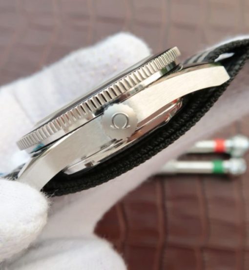 Replica Omega XF Seamster 300 Spectre Limited Edition 007 Nylon Strap A8400 - Image 4