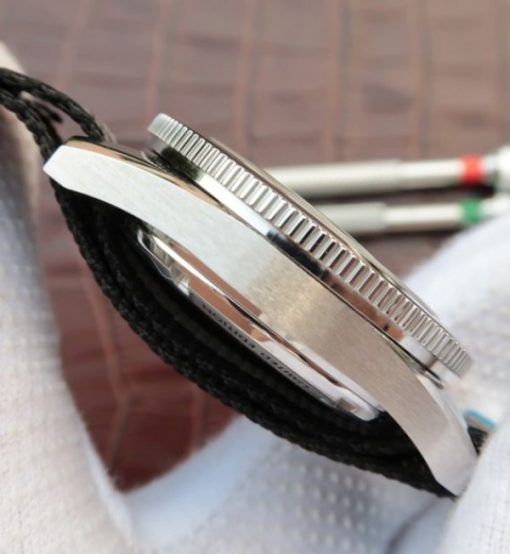 Replica Omega XF Seamster 300 Spectre Limited Edition 007 Nylon Strap A8400 - Image 5
