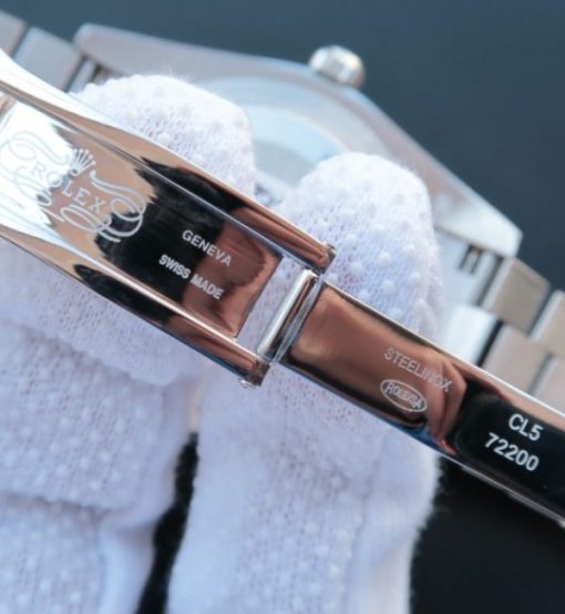 Replica Rolex Day-Date SS Diamonds Bezel Ice Blue Dial Crystal Markers SS Bracelet A3255 - Image 6