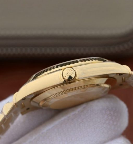 Replica Rolex Day-Date 40mm 228238 YG Noob YG Dial Lume Markers YG Bracelet A3255 - Image 4