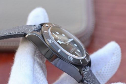 Replica Tudor Heritage Black Bay Dark DLC ZF Black Bezel Distressed Leather Strap A2824 - Image 7