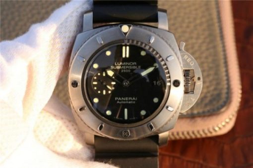 Replica Panerai PAM364 Titanium XF Black Rubber Strap P9000